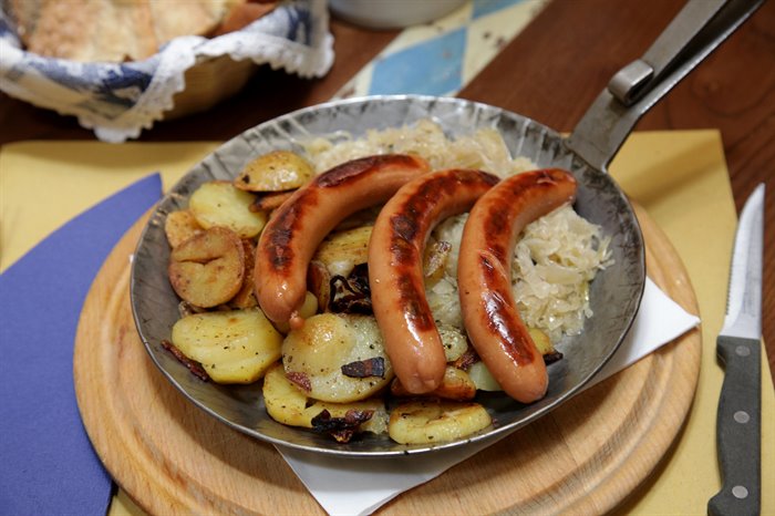 I WURSTEL DELLA NOSTRA CUCINA - Wurstel viennesi con crauti e patate saltate