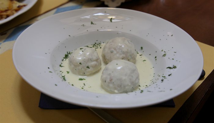 PRIMI PIATTI - CANEDERLI FATTI IN CASA CON CREMA DI FORMAGGIO