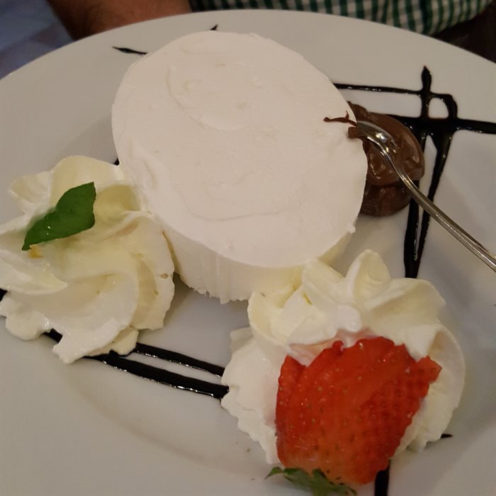 DESSERT - Meringa con lamponi oppure Nutella