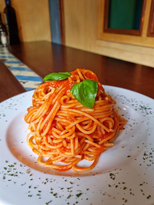 PRIMI PIATTI - Spaghetti al pomodoro e basilico