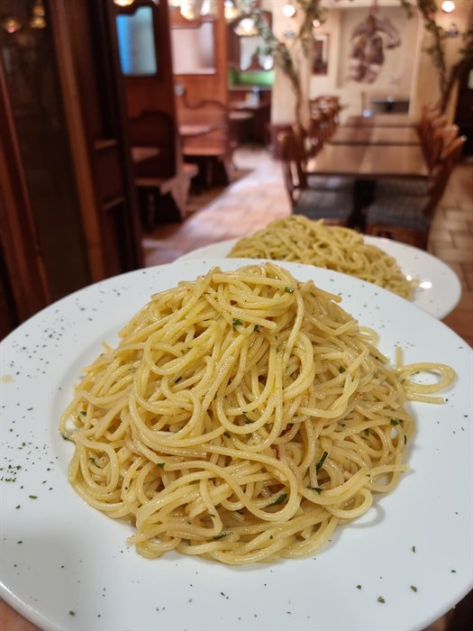 PRIMI PIATTI - Spaghetti aglio, olio e peperoncino