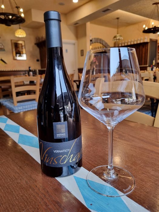 VINO - "Val Venosta" Schiava Nera Alto Adige DOC Meran Kellerei Alto Adige