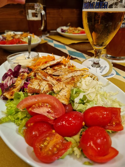 SALATE - Salat mit gebratenen Putenstreifen
